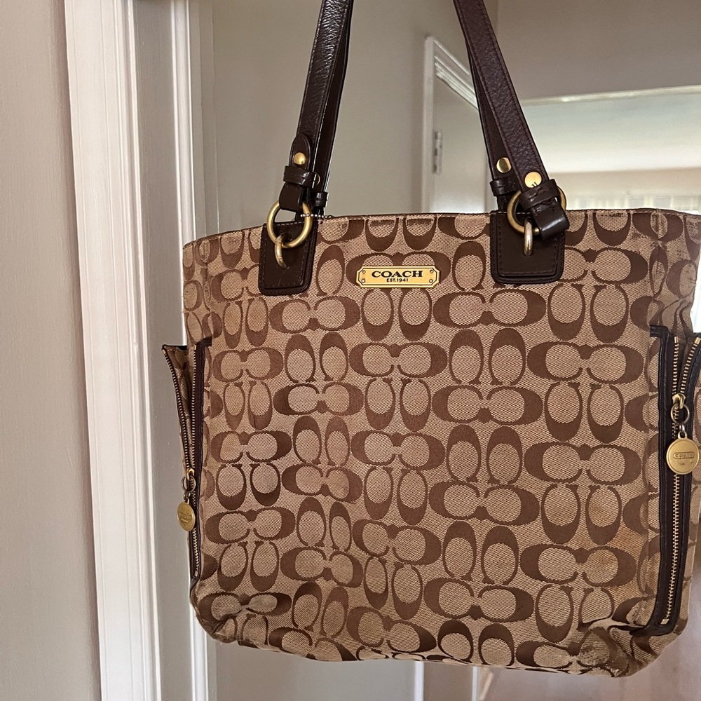 Coach Brown Signature shoulder Bag
